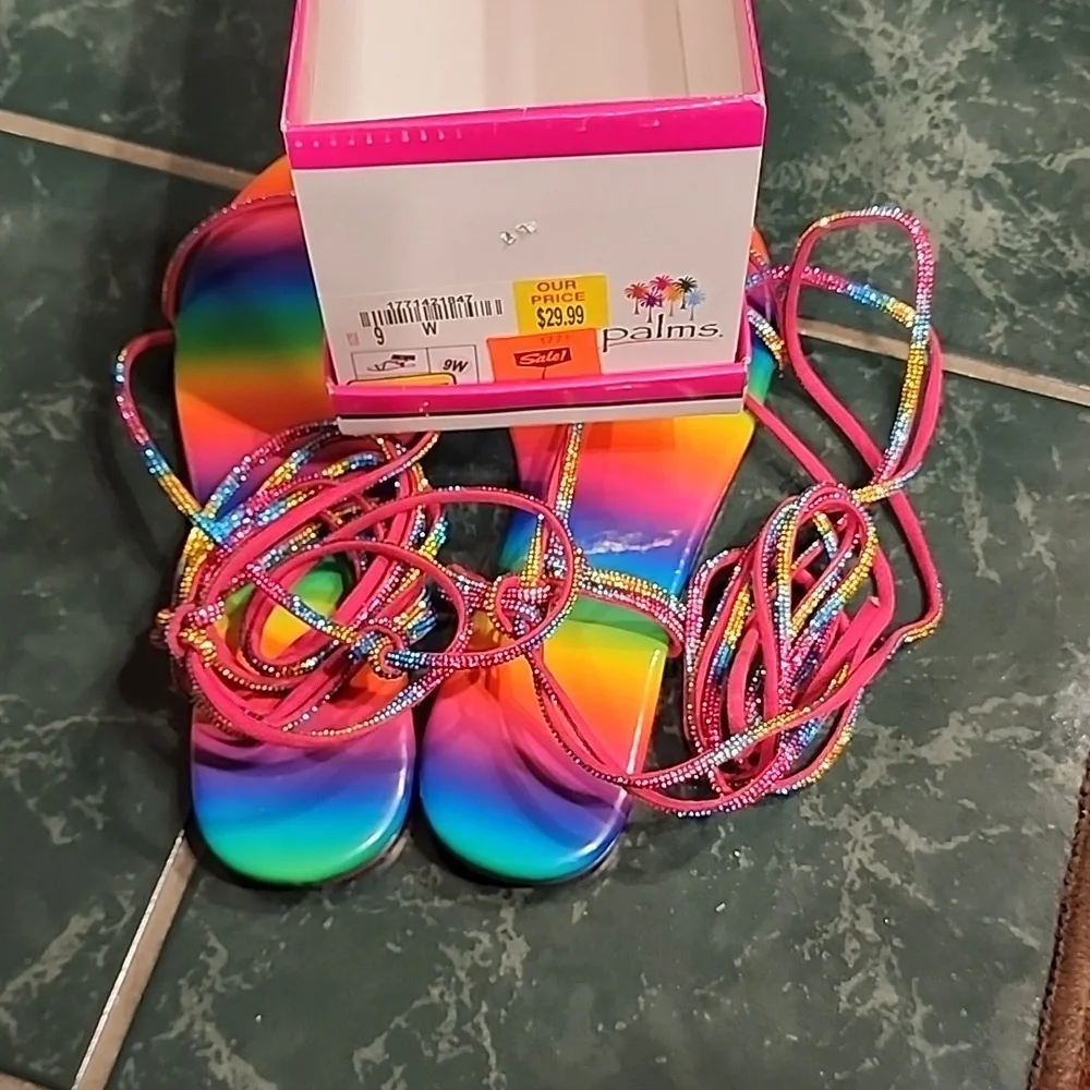Sandals - Picture 2 of 4